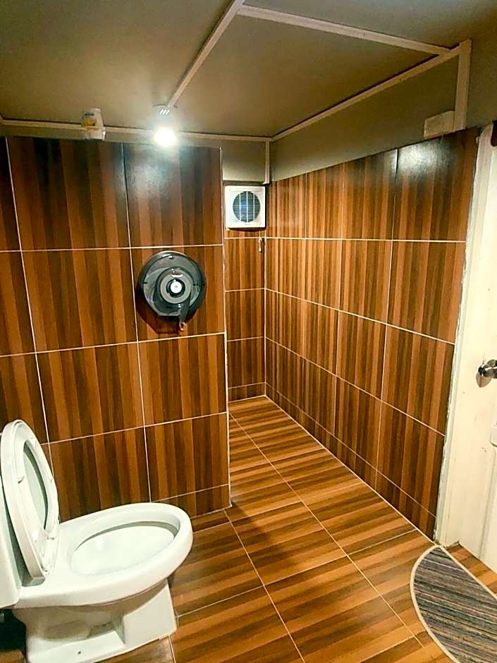 You Empire Hostel & Bar