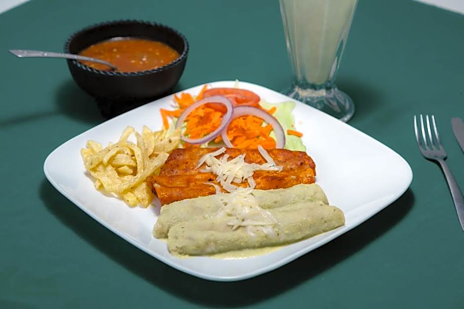 Hotel Zacatecas Courts