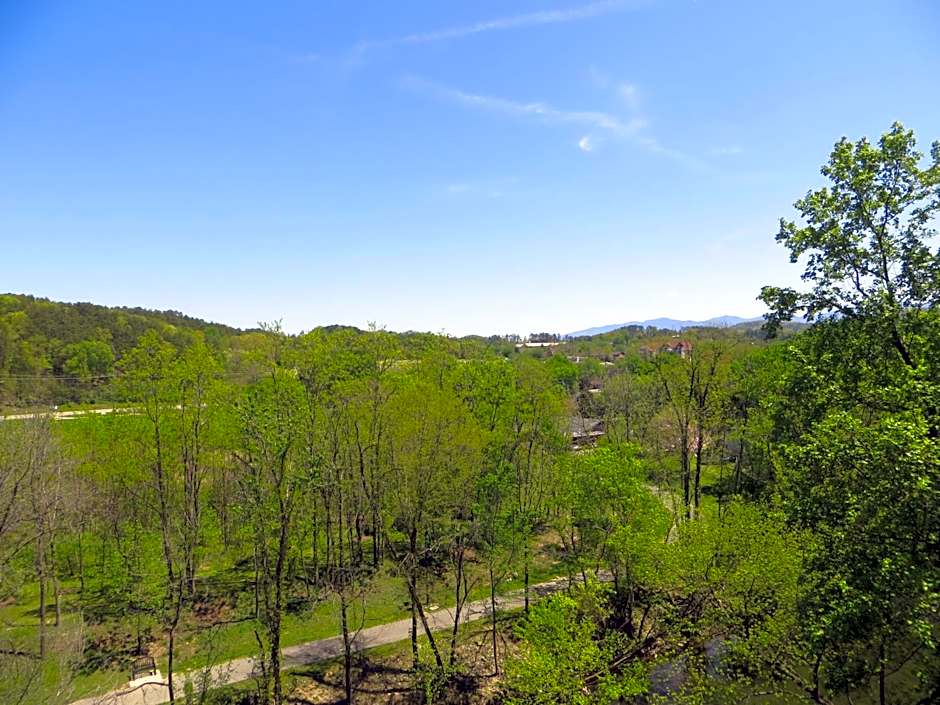 River Place Inn & Cabins