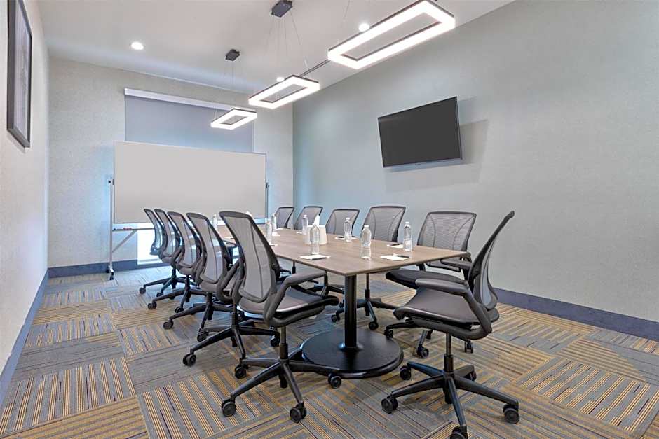 Home2 Suites by Hilton Paris