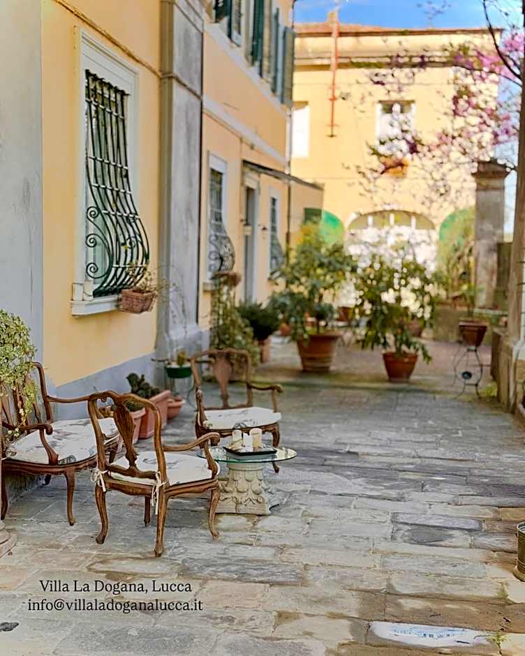Villa La Dogana B&B di Charme - Historic Villa with a beautiful garden - private parking