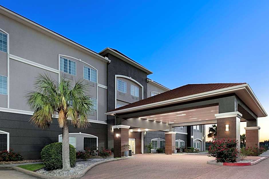 La Quinta Inn & Suites by Wyndham Deer Park