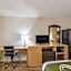 Quality Inn & Suites Hot Springs-Lake Hamilton