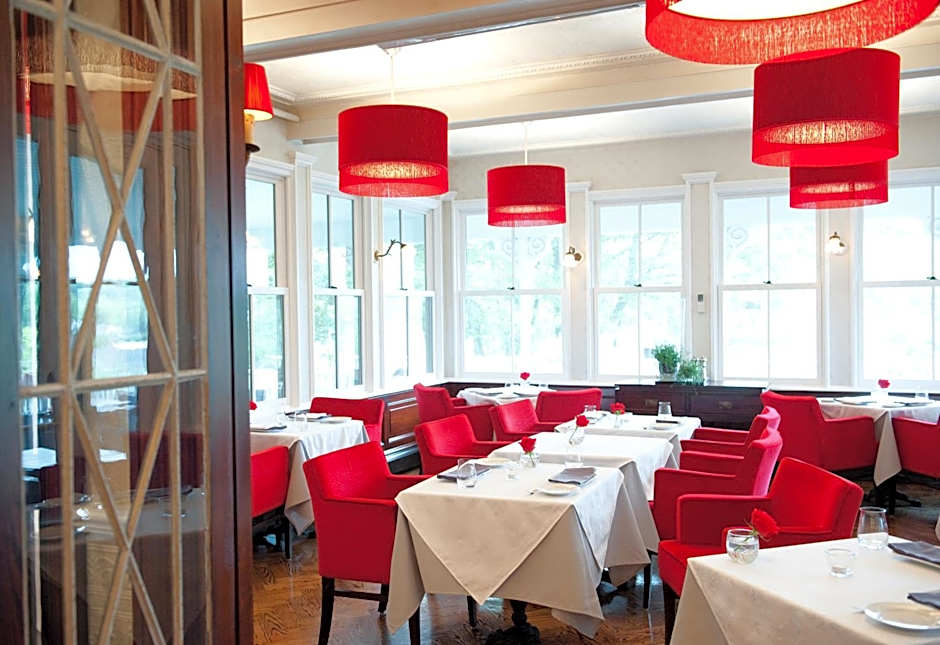 Relais Chateaux Camden Harbour Inn