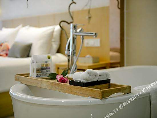 A Balance Hotel (Ningbo Eastern New Town Convention Center)