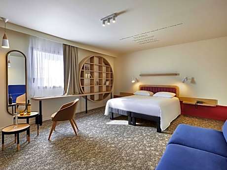 Superior Room with One Double Bed and Sofa Bed