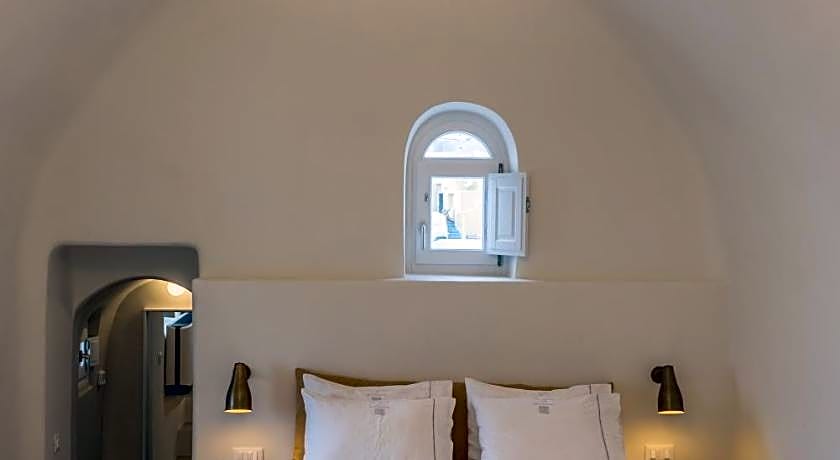 Art Maisons Oia Castle Hotel