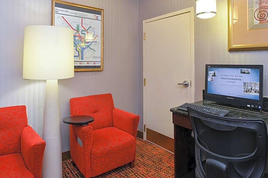 Hampton Inn By Hilton College Park