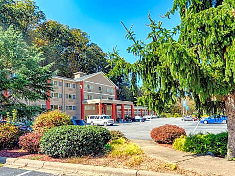 Cherokee Grand Hotel