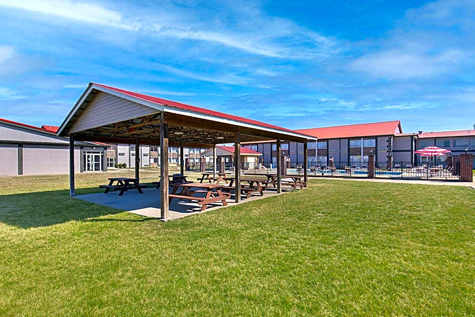 Ramada by Wyndham Bowling Green