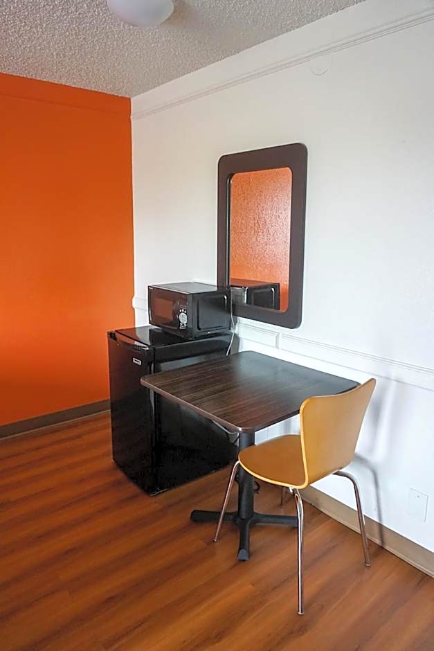 Motel 6 Euless - DFW West