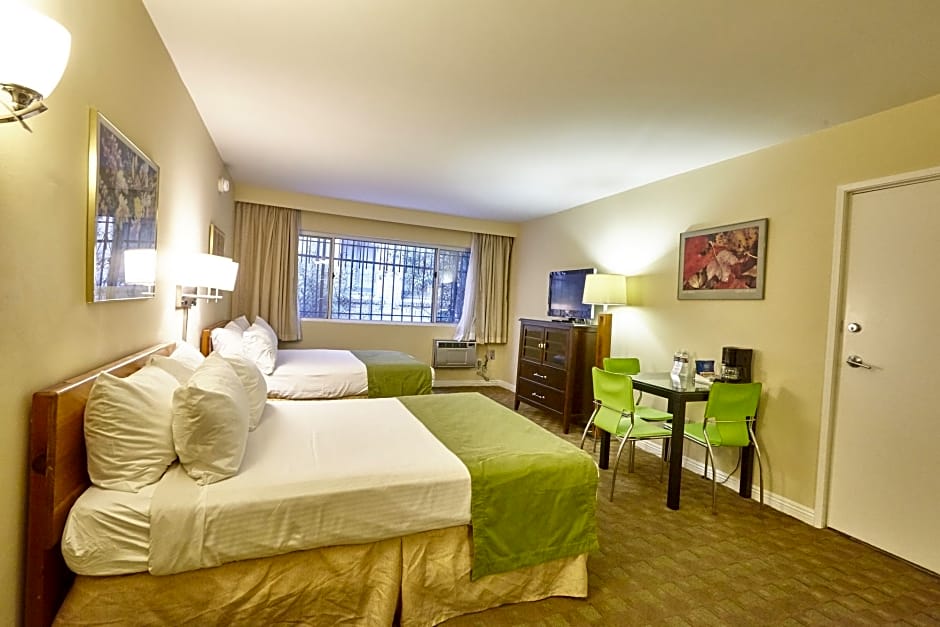 Hollywood Orchid Suites