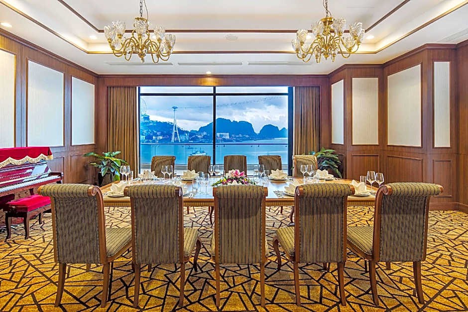 Wyndham Legend Halong