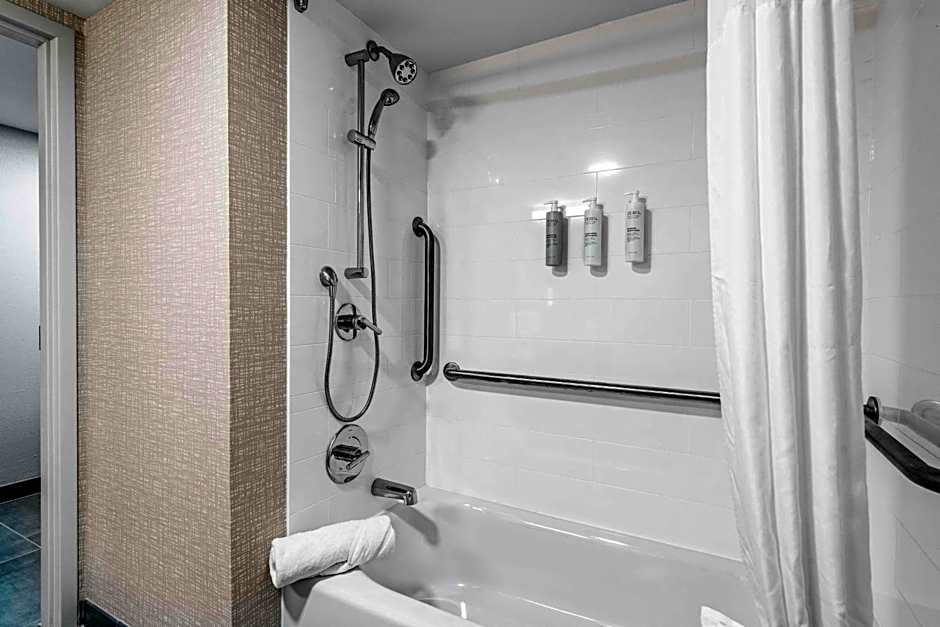 Hampton Inn By Hilton Columbus-North