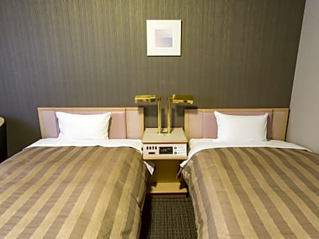Twin Room - Non-Smoking