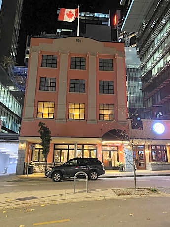 Kingston Hotel