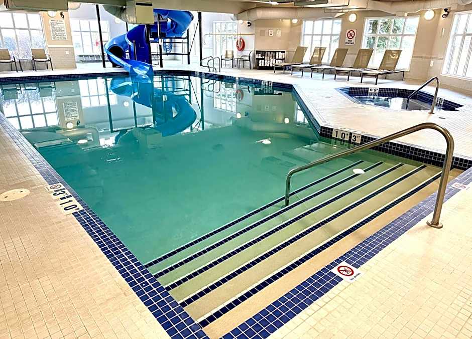 Holiday Inn Express Airdrie By IHG