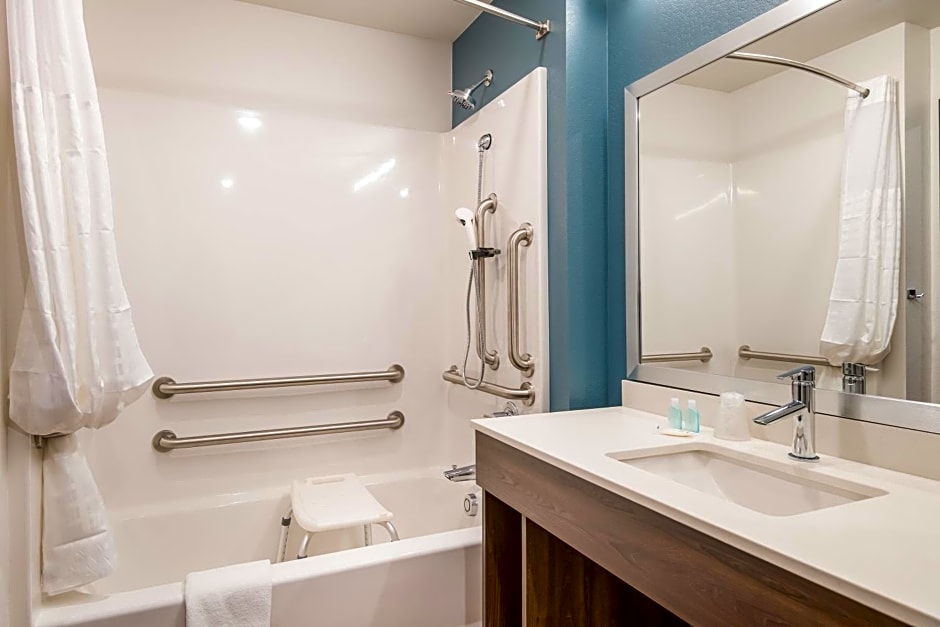 WoodSpring Suites Broomfield-Westminster