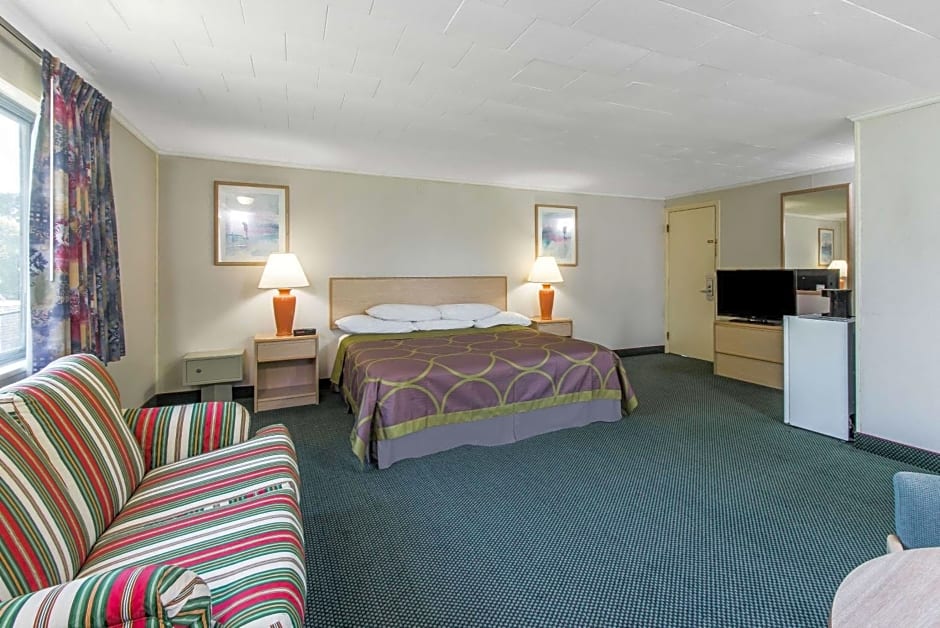 Super 8 by Wyndham W Yarmouth Hyannis/Cape Cod