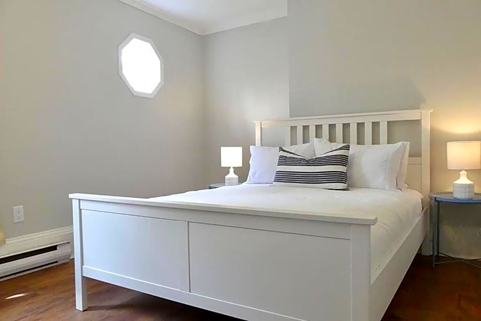 Historic Downtown Apt #2