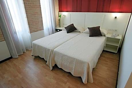 Double Room with Extra Bed (3 Adults)