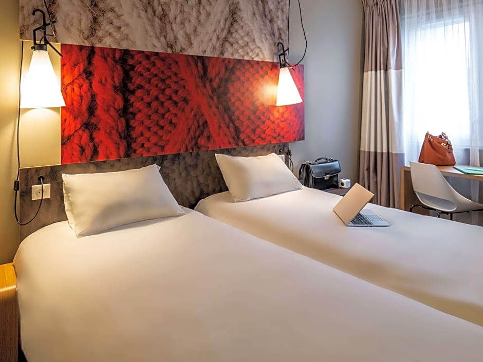 Photo 1 of 10 of Standard 2 Twin Beds