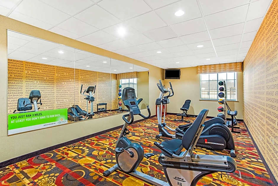 La Quinta Inn & Suites by Wyndham Ennis