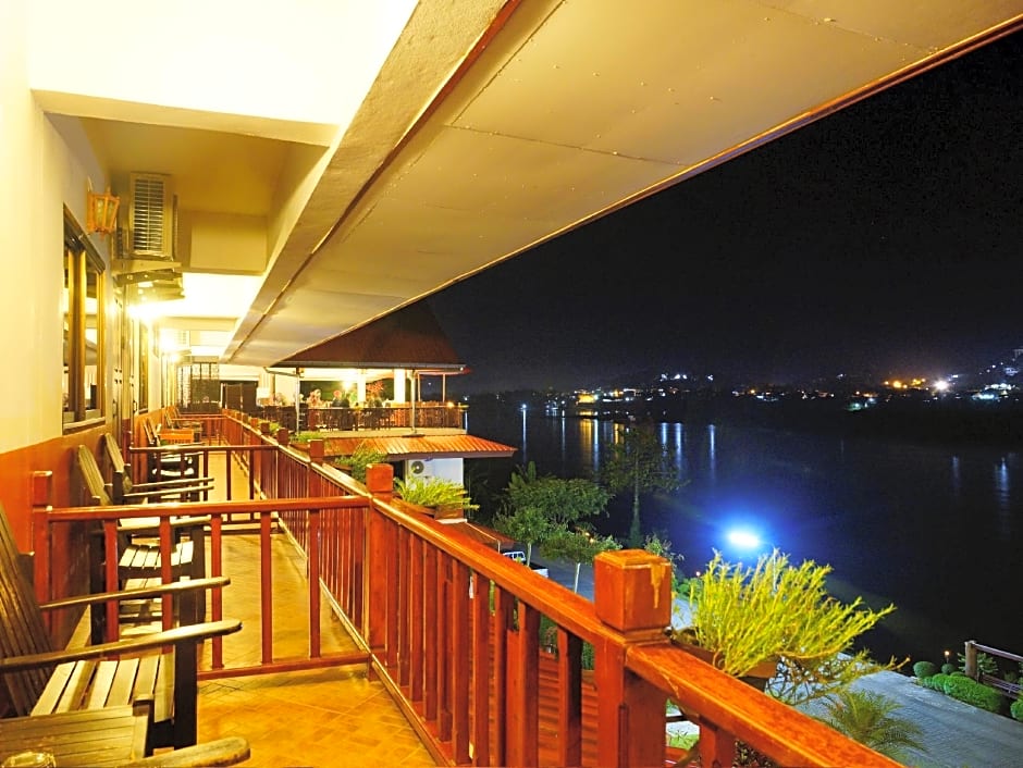 Namkhong Riverside Hotel
