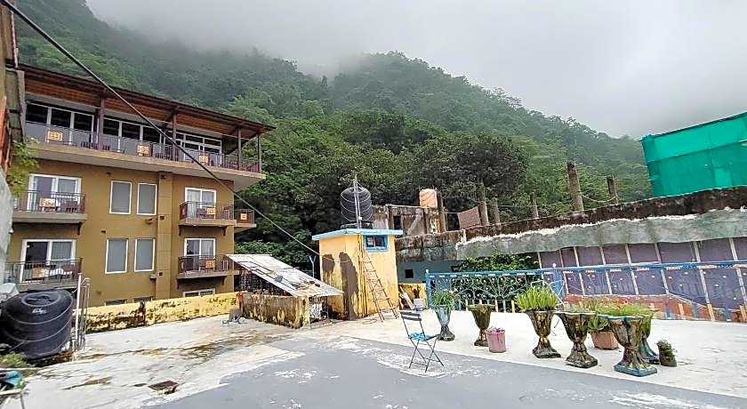 Hotel Golden Crown
