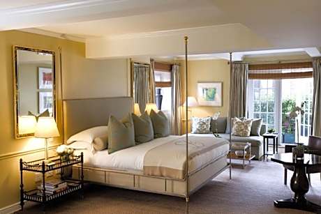 Junior Suite Deluxe King Bed