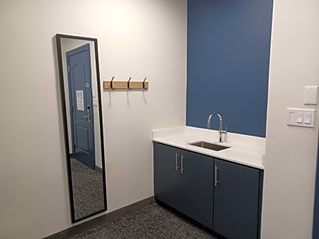 1 King Suite