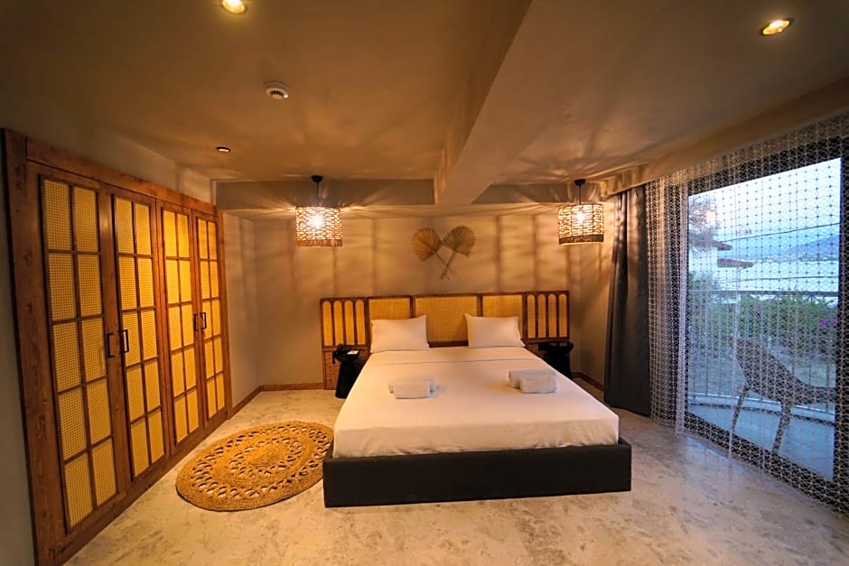 Icon Beach Suites Hotel Sovalye Island