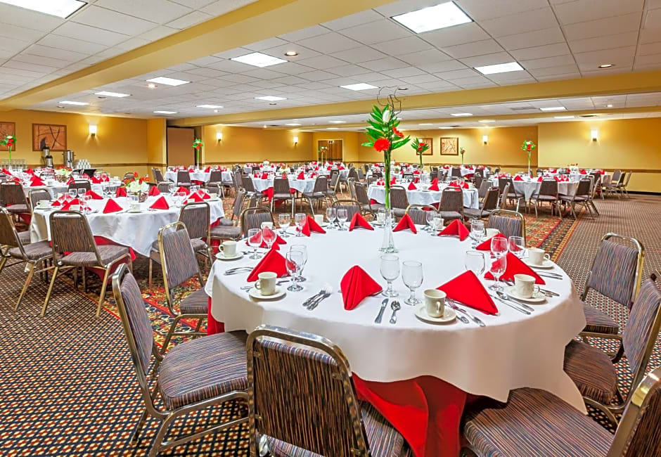 Holiday Inn Hotel & Suites Springfield, an IHG Hotel