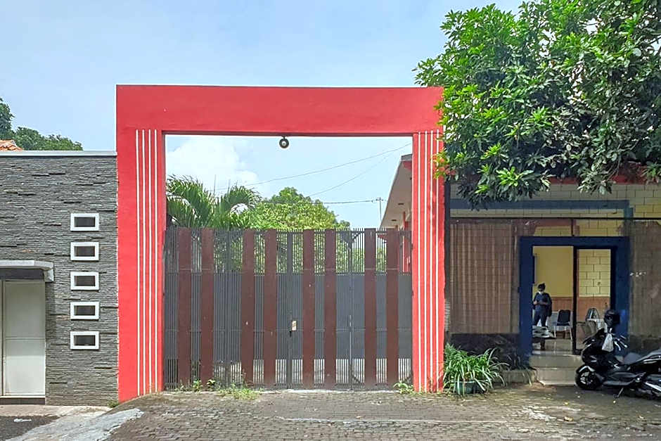 Bromo 22 Homestay Syariah near Terminal Bayuangga Probolinggo Mitra RedDoorz