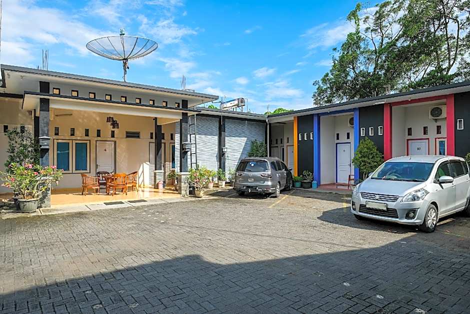 RedDoorz Syariah near Alun Alun Kebumen