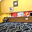 Super 8 by Wyndham Staunton