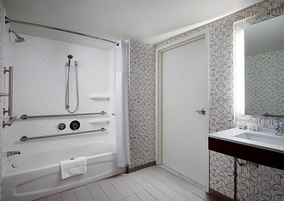 Holiday Inn Boston - Dedham Hotel & Conference Center by IHG