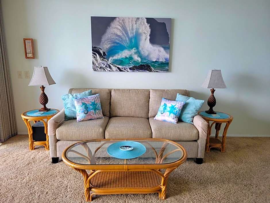 Stunning Oceanfront Condo - The Seashore Hideaway, Wailua Bay View, Unit 208, Kapaa