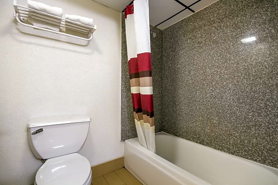 Red Roof Inn Crestview