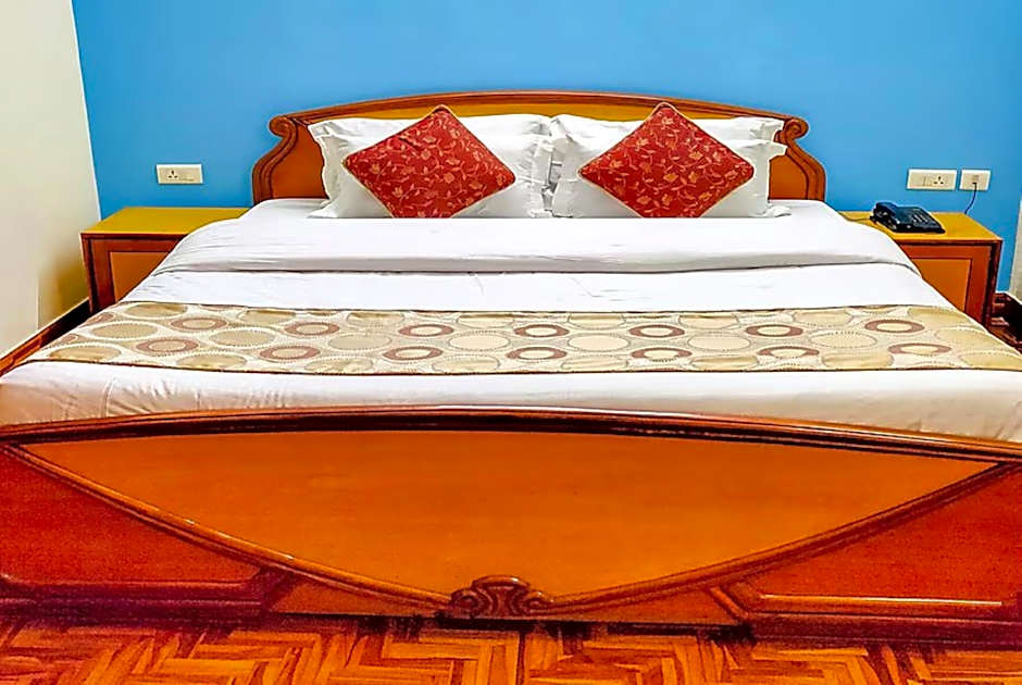 Goroomgo Kalra Regency Shimla Near Mall Road