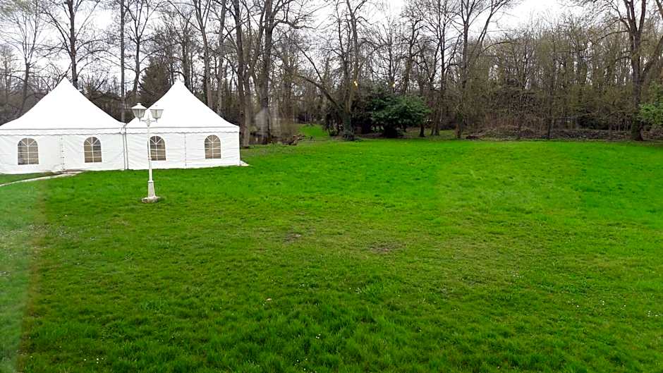 Logis Hostellerie Le Chatel Nangis