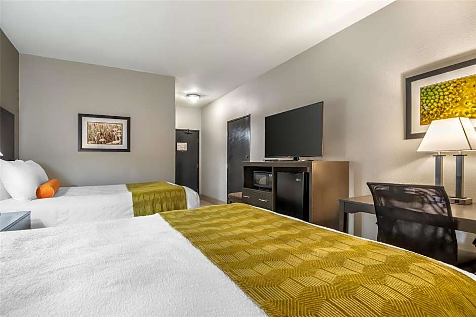 Best Western Plus Liberal Hotel & Suites