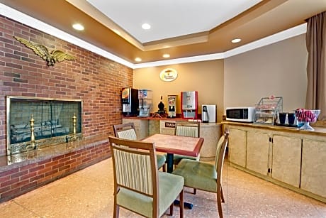 Super 8 by Wyndham Milford/New Haven
