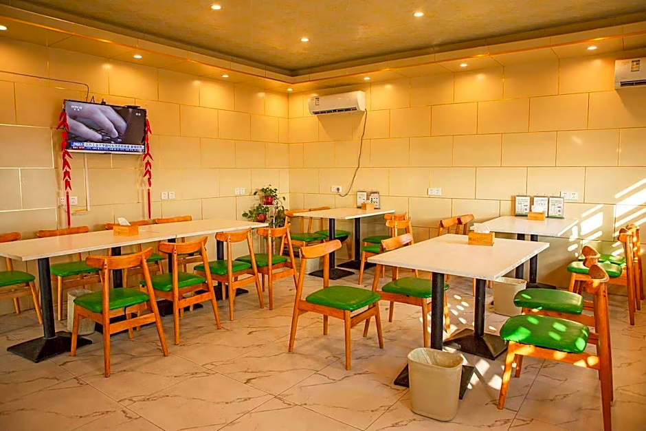 Vatica Jieshou City New Passenger Transport Center Hotel