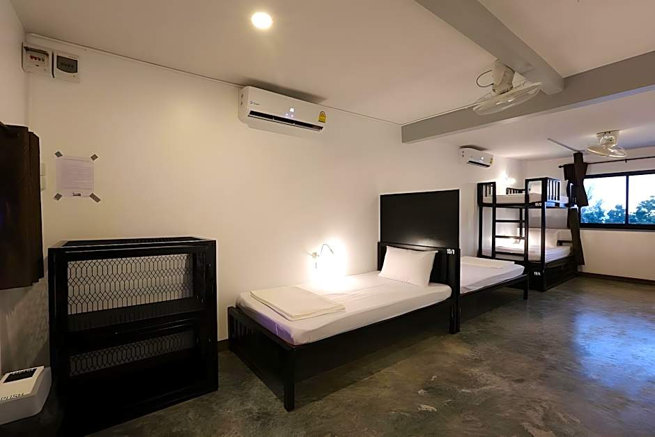 Balcony Party Hostel Ao Nang Beachfront Adult Only