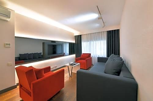 Nish İstanbul Suites & Hotel