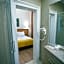 Pension Opera Suites I Self Check In I AC in all rooms