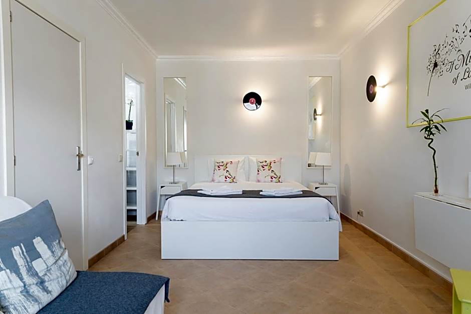 Vinyl Flat Bed & Breakfast - Rooms