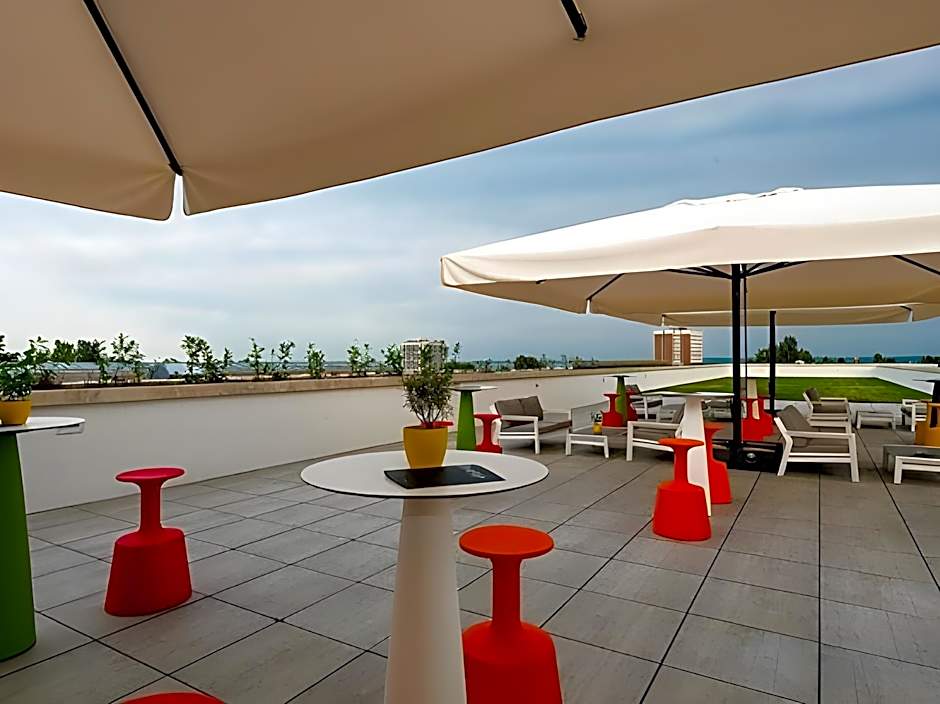Akademia Hotel**** Balatonfured