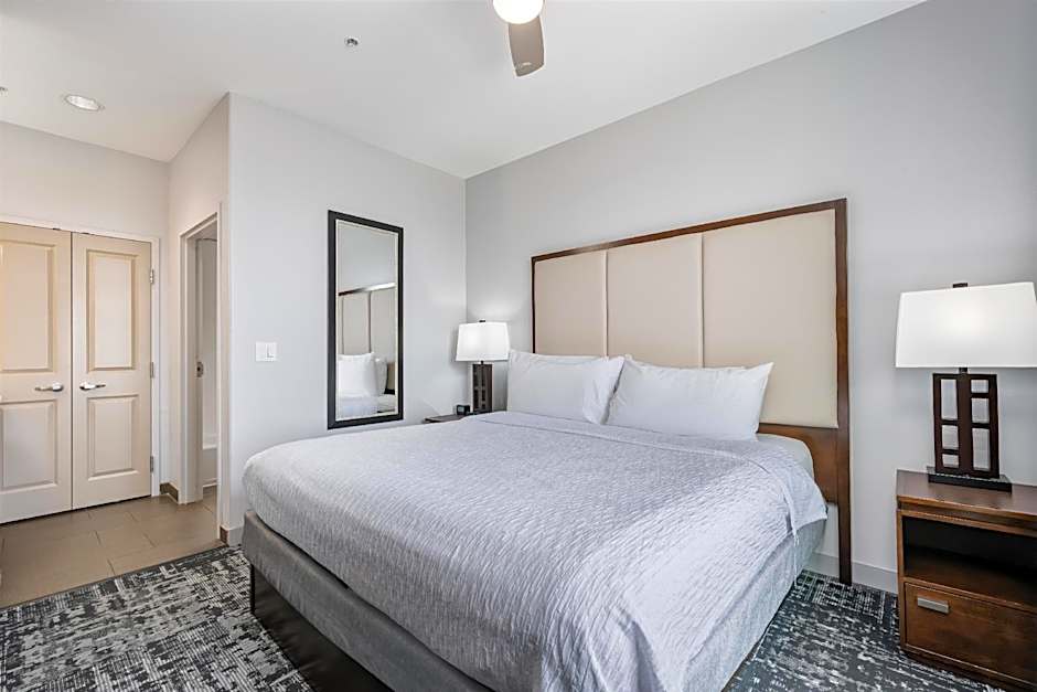 Photo 1 of 13 of 1 King Bed Suite, Hearing Accessible